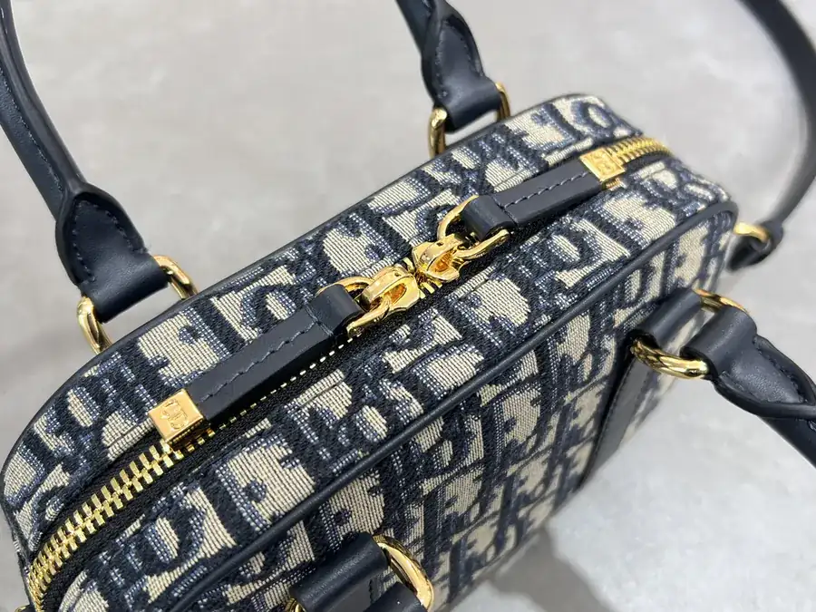 D Vibe East West Mini Tote 2025 Spring/Summer Collection