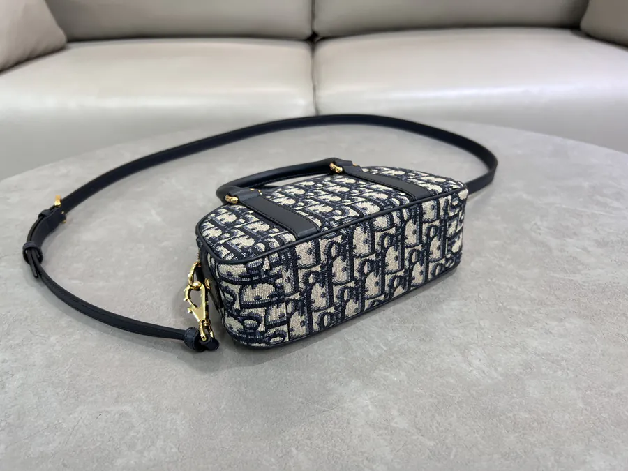 D Vibe East West Mini Tote 2025 Spring/Summer Collection