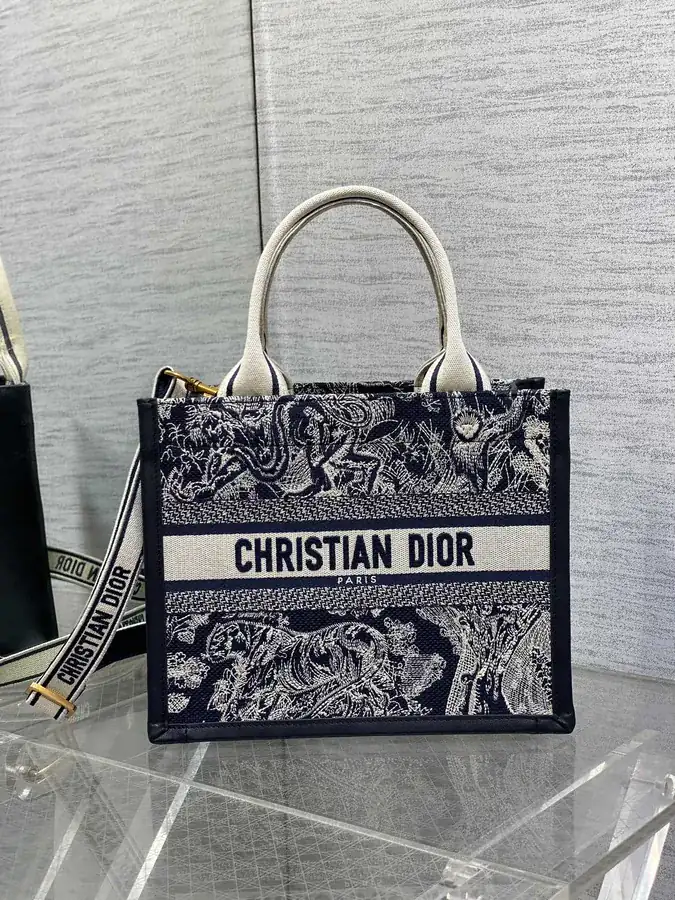 P600 Mini Tote Tiger Collection