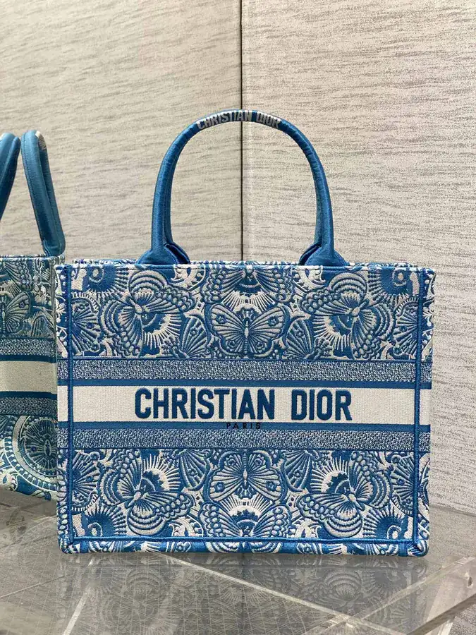P500 Medium Tote Spring Summer Collection