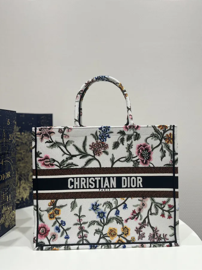 P600 Large Tote Autumn Winter Collection