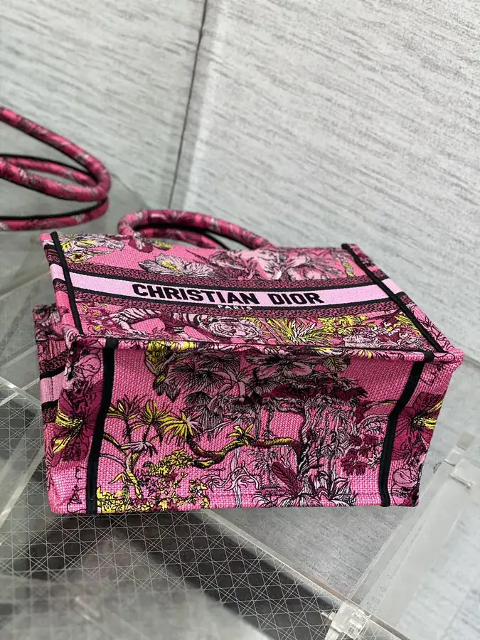 P500 Rose Red Elephant Tote