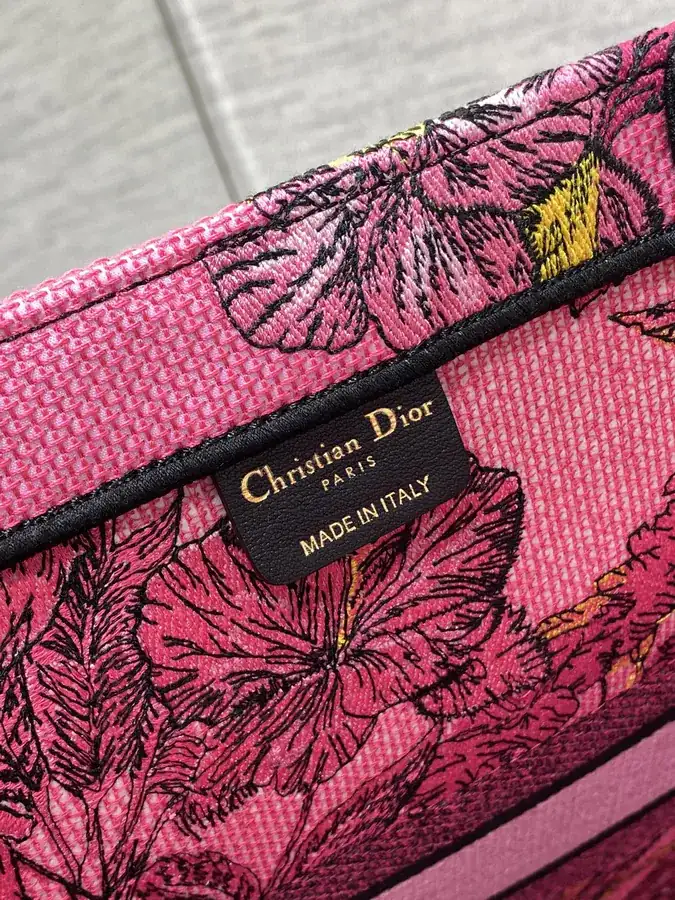 P500 Rose Red Elephant Tote