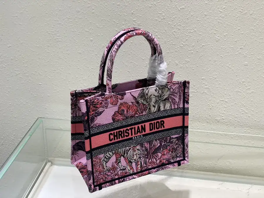 P500 Pink Elephant Book Tote