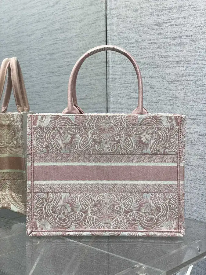 P500 Medium Tote with Butterfly Embroidery