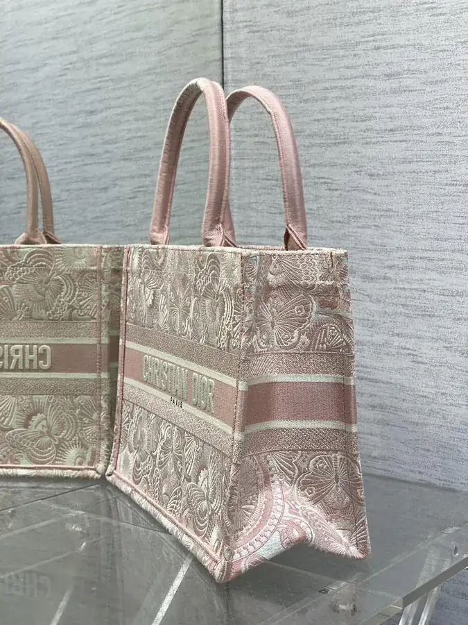 P500 Medium Tote with Butterfly Embroidery