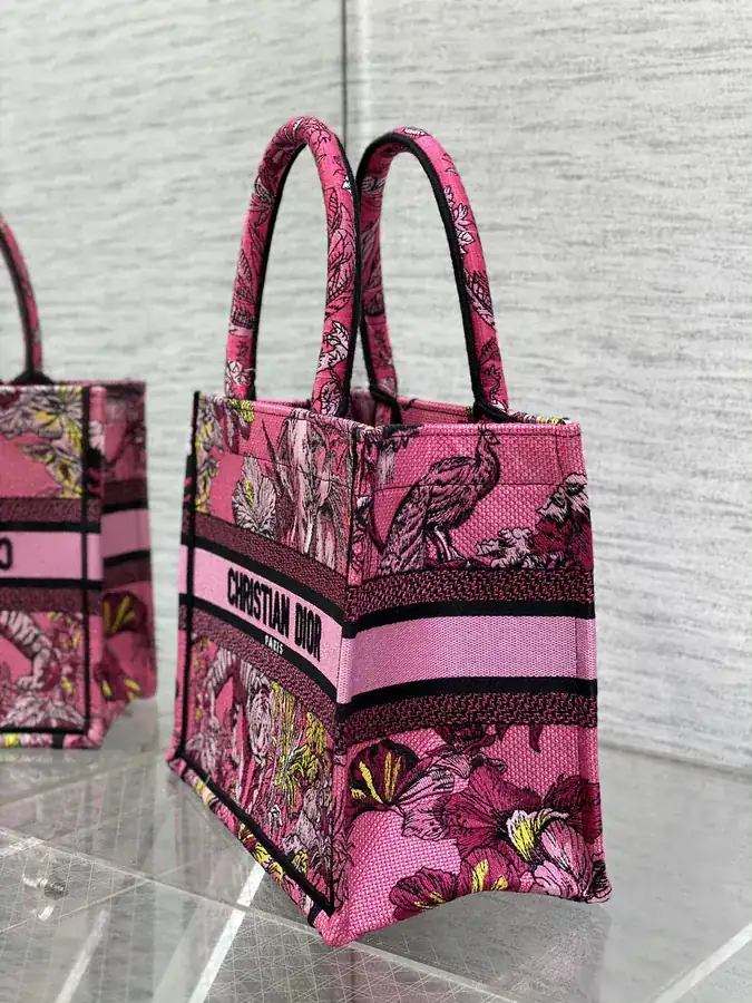 P500 Rose Red Elephant Tote