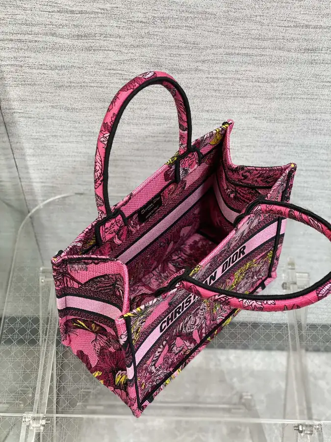 P500 Rose Red Elephant Tote