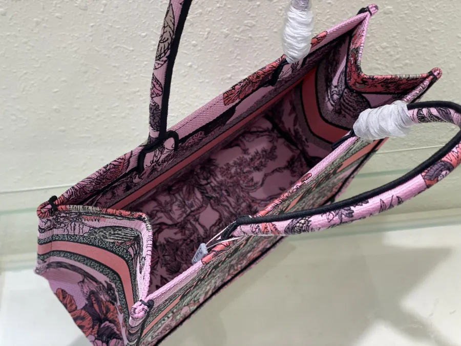 P550 Pink Elephant Book Tote