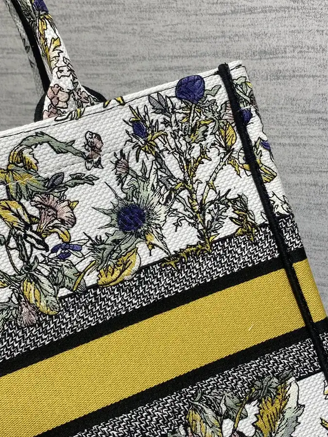 P500 Medium Tote Autumn Winter Collection