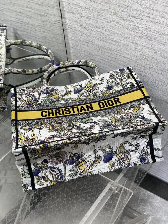 P500 Medium Tote Autumn Winter Collection