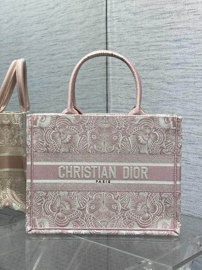 P500 Medium Tote with Butterfly Embroidery
