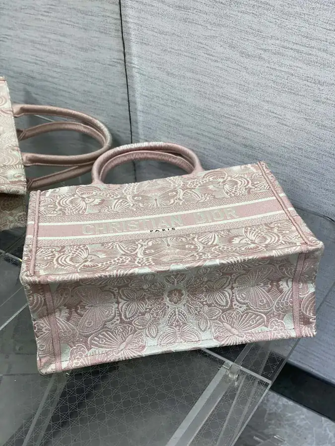 P500 Medium Tote with Butterfly Embroidery