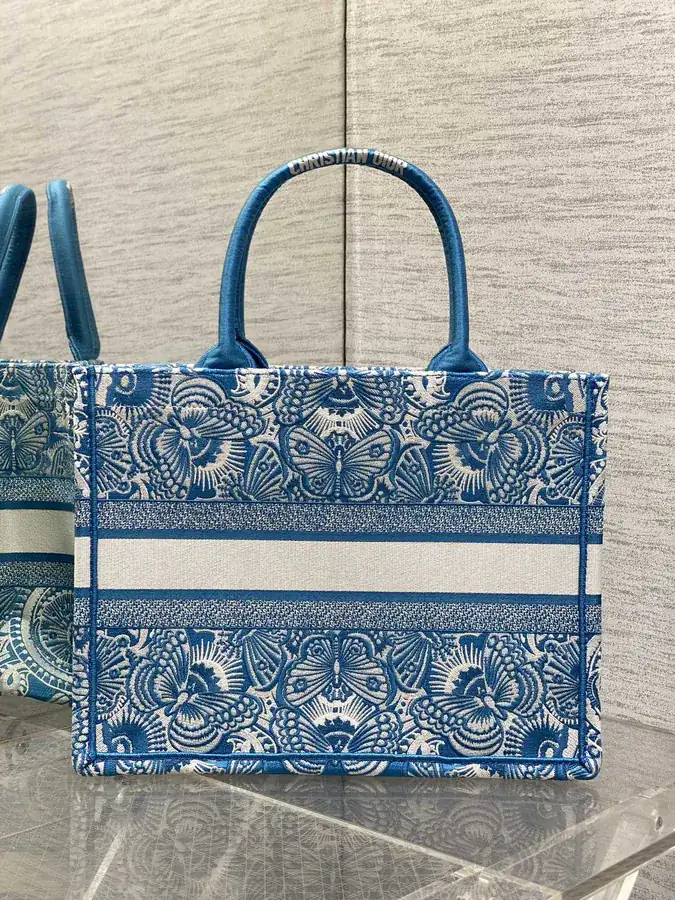 P500 Medium Tote with Butterfly Embroidery