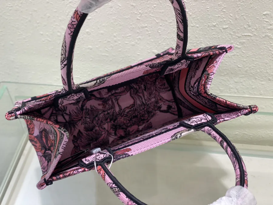 P500 Pink Elephant Shopping Bag