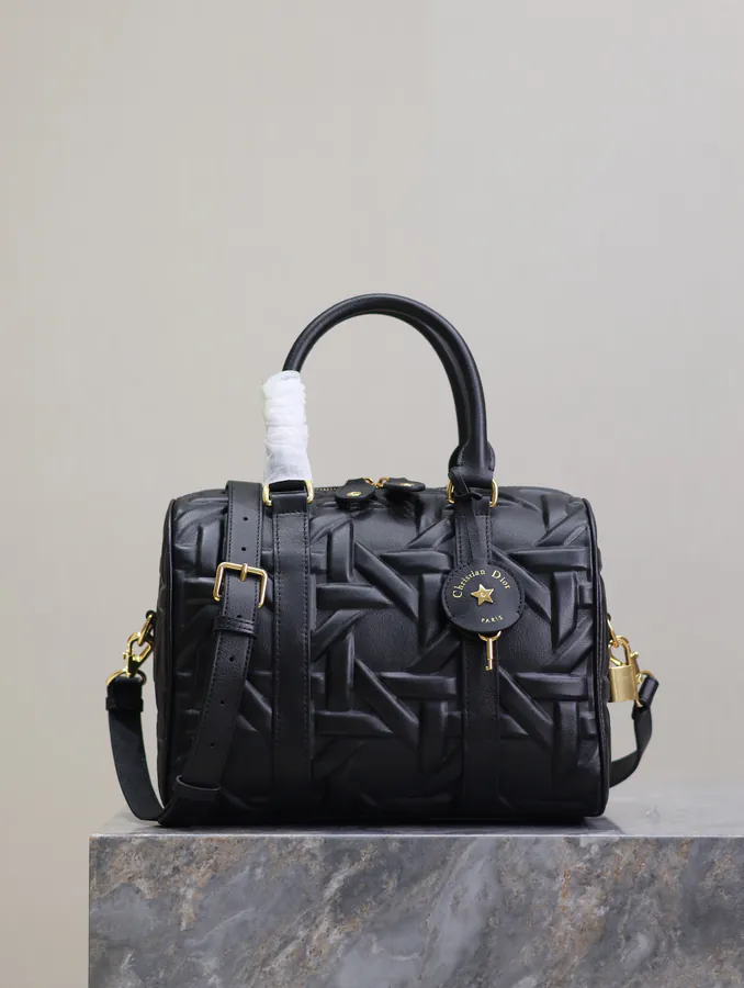 Groove 25 Handbag Large Black Embossed Calfskin
