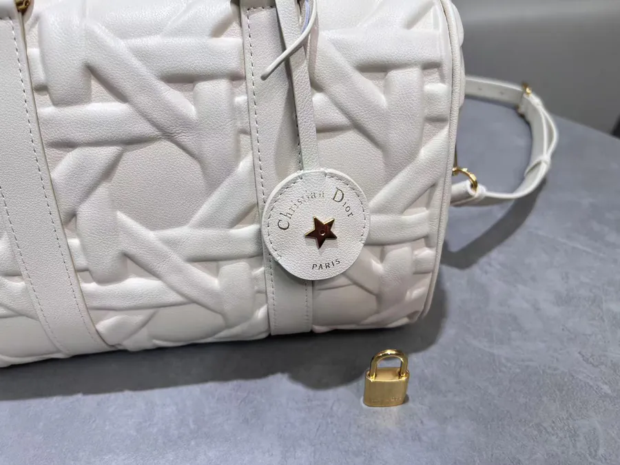 P700 Groove 25 Handbag Large Apricot Embossed Chevron