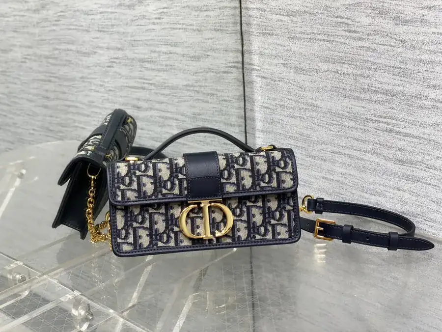 Miss Montaigne Mini Montaigne WOC