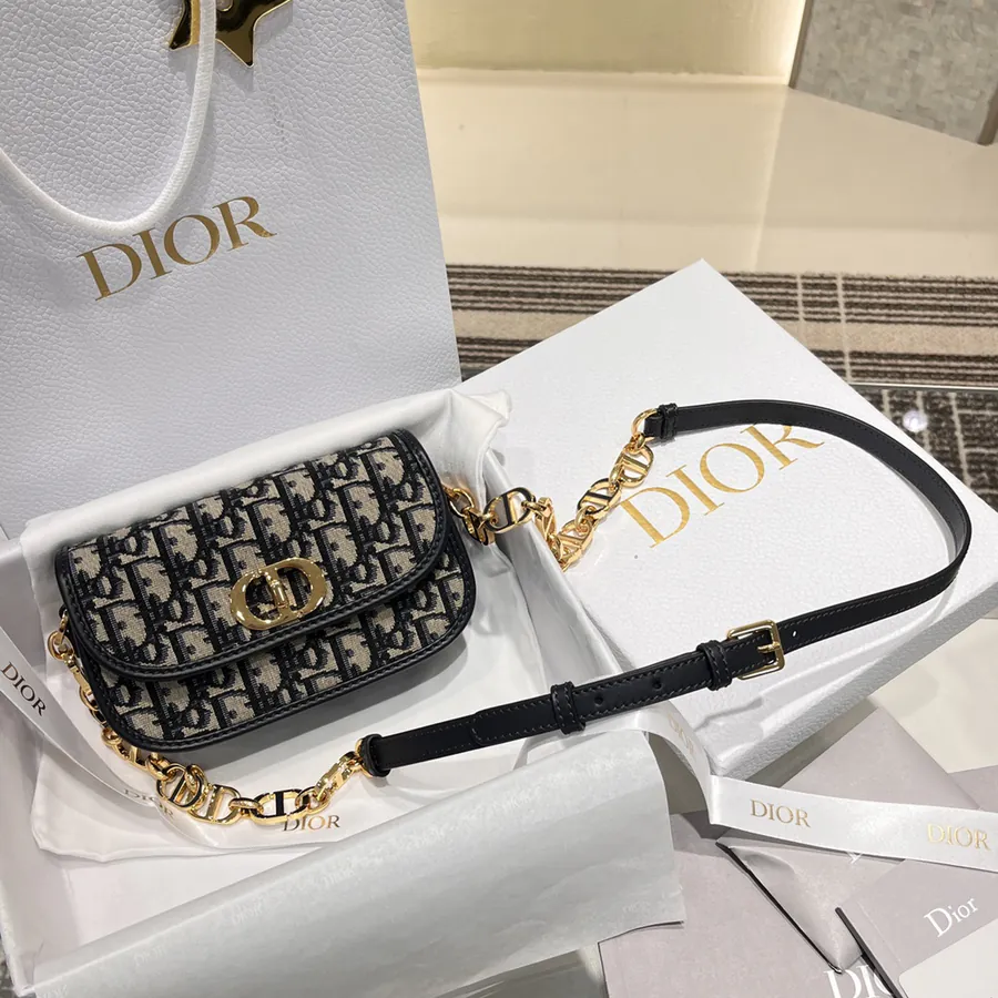 Montaigne Avenue Clutch Small Size