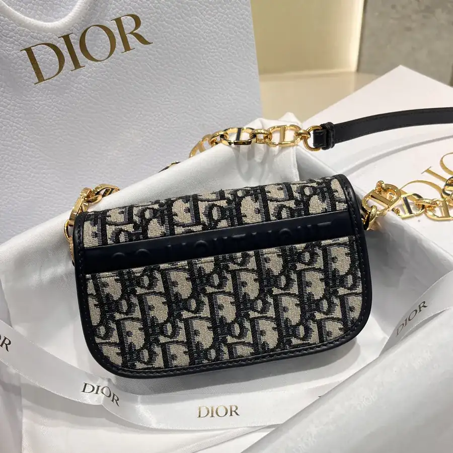 Montaigne Avenue Clutch Small Size