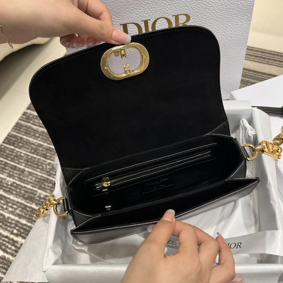 Montaigne Avenue Clutch Classic Design