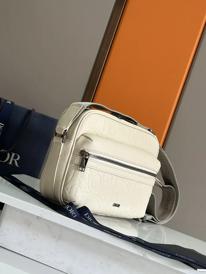Rider 2.0 Zip Messenger Bag Autumn 2024 Men's Collection