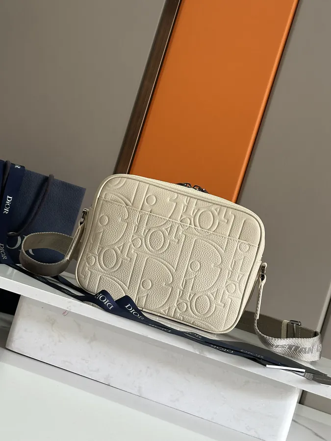 Rider 2.0 Zip Messenger Bag Autumn 2024 Men's Collection