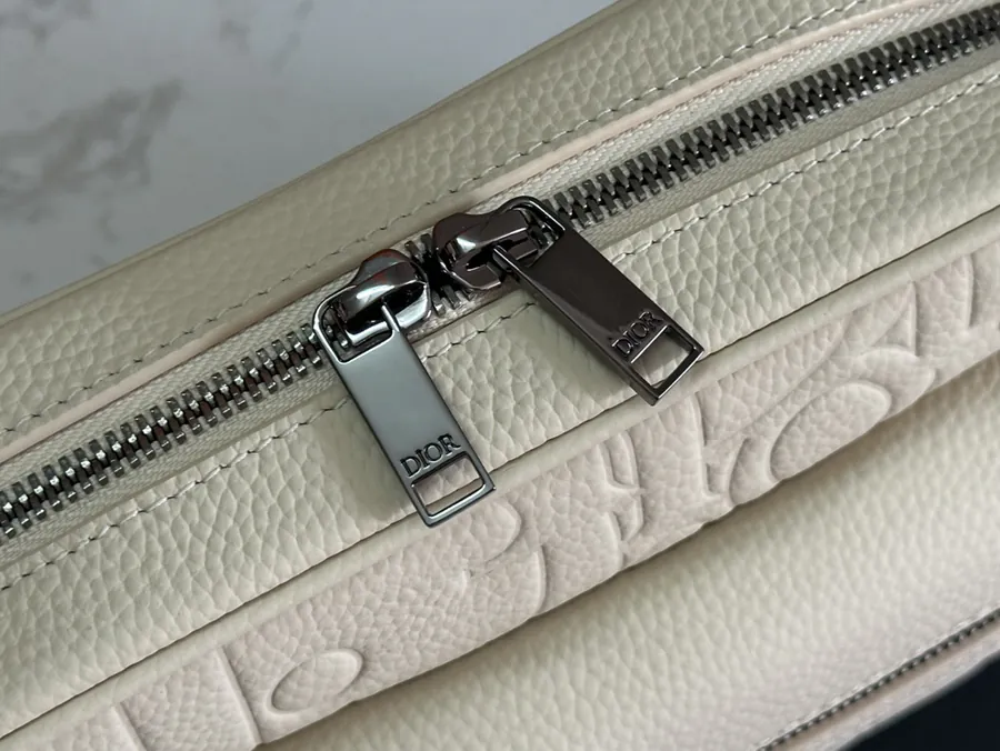 Rider 2.0 Zip Messenger Bag Autumn 2024 Men's Collection