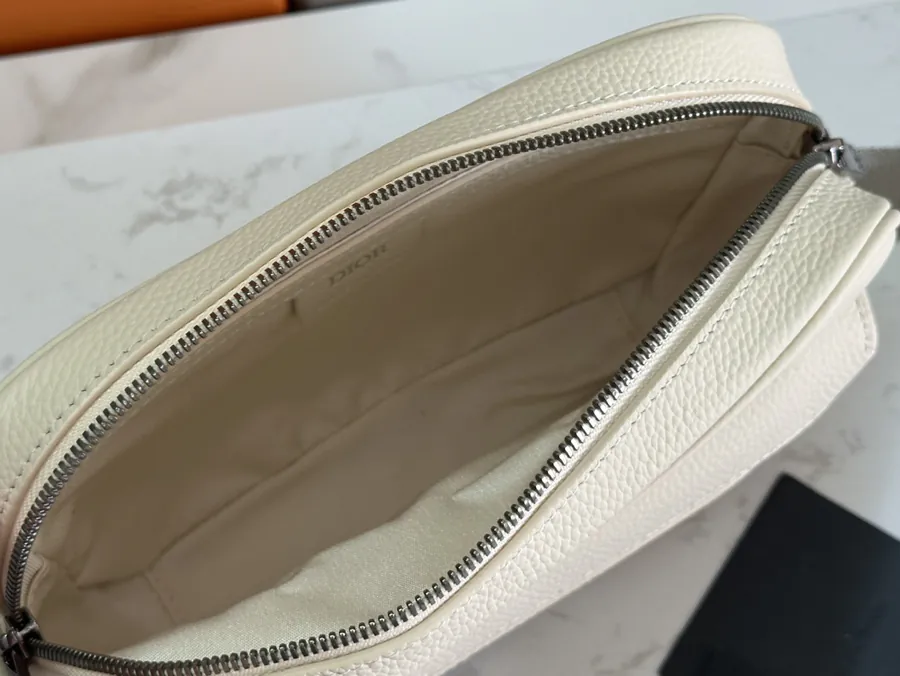 Rider 2.0 Zip Messenger Bag Autumn 2024 Men's Collection