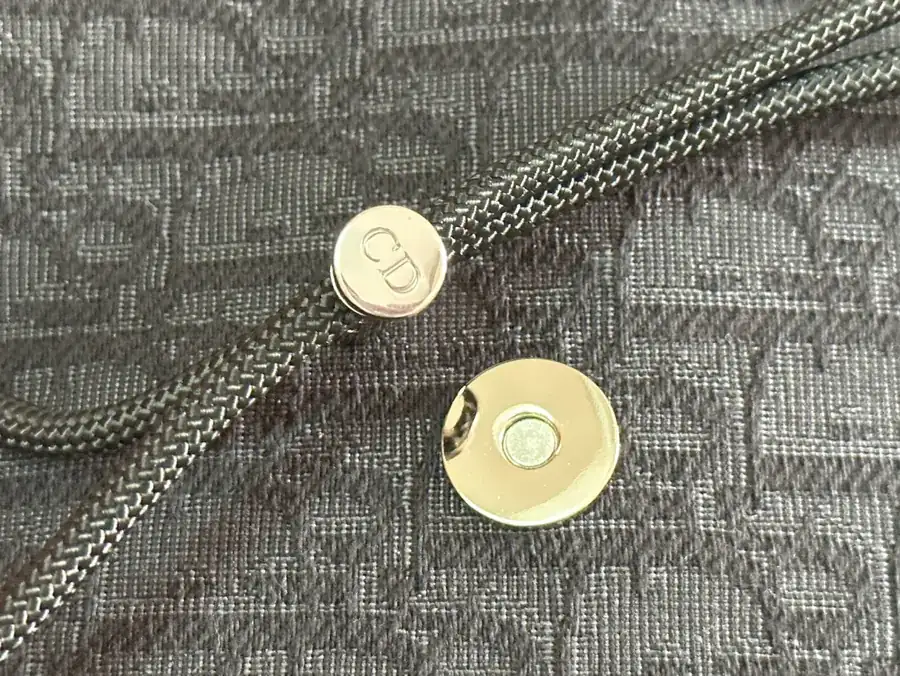 Motion Shoulder Bag Elegant and Sophisticated