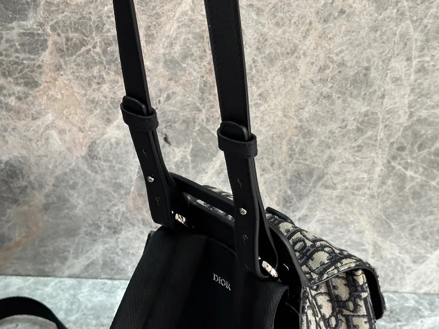 Christian Dior Saddle Shoulder Bag in Grained Calfskin