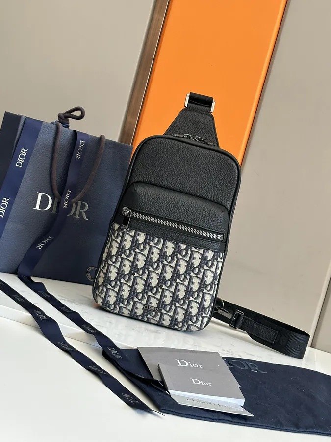 Rider 2.0 Crossbody Bag Modern and Practical