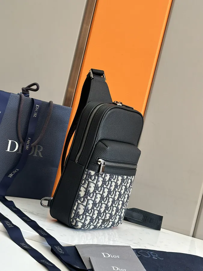 Rider 2.0 Crossbody Bag Modern and Practical
