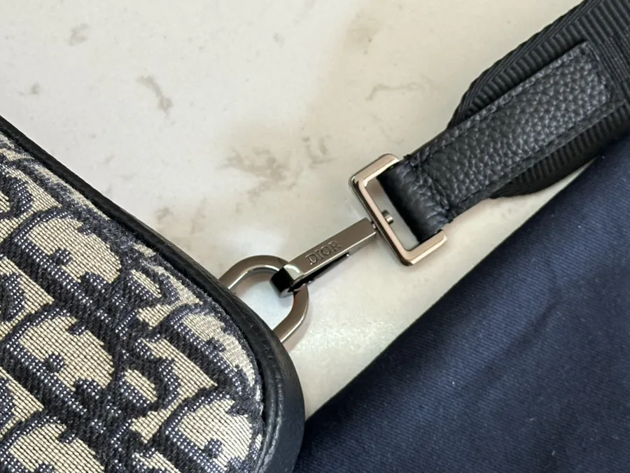 Rider 2.0 Crossbody Bag Modern and Practical