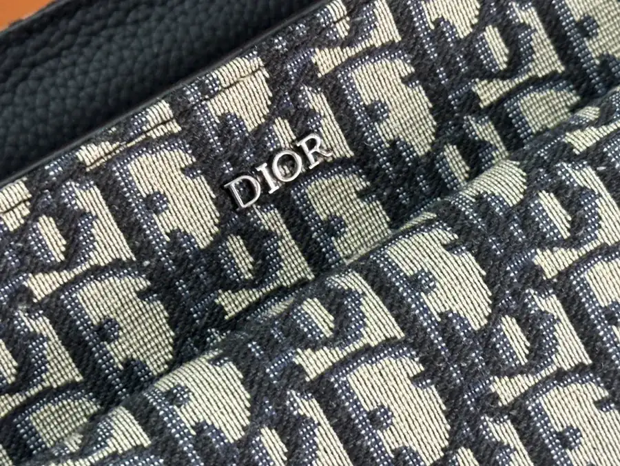D House Saddle Soft Handbag with Classic Design