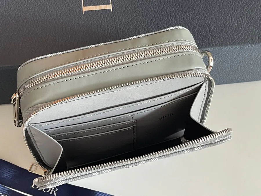 Marc Bohan Diamond Pattern Tote Bag Elegant and Practical