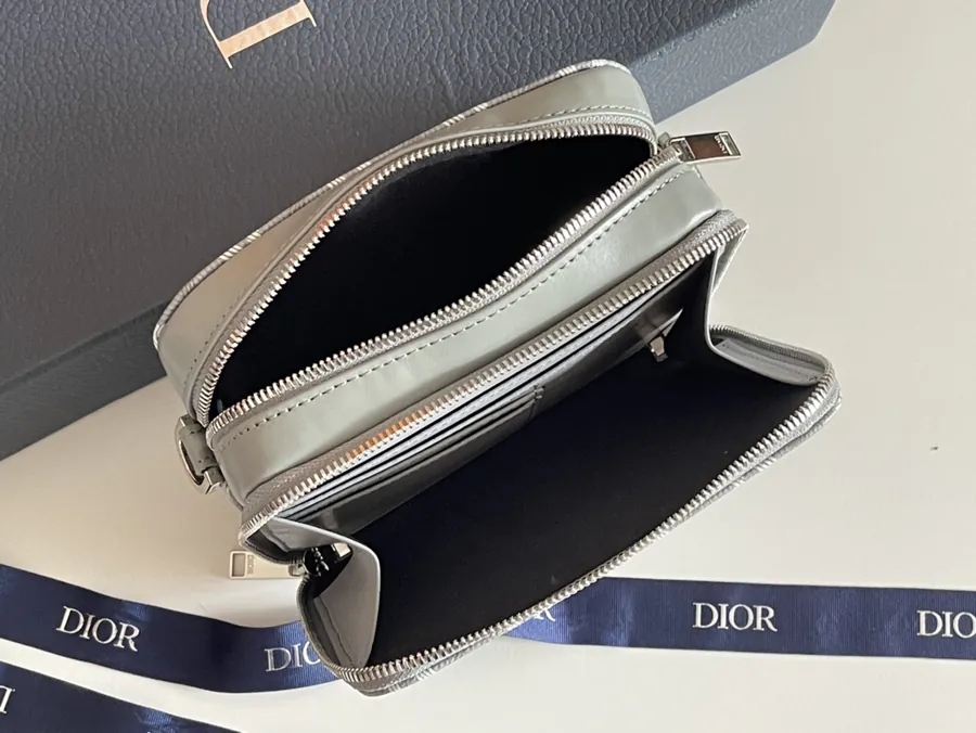 Marc Bohan Diamond Pattern Tote Bag Elegant and Practical