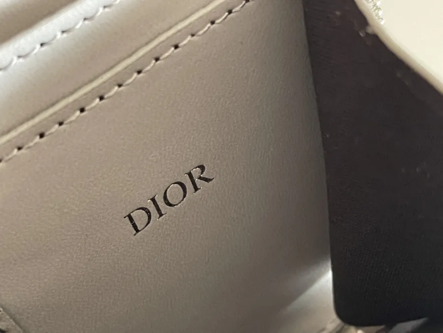 Marc Bohan Diamond Pattern Tote Bag Elegant and Practical
