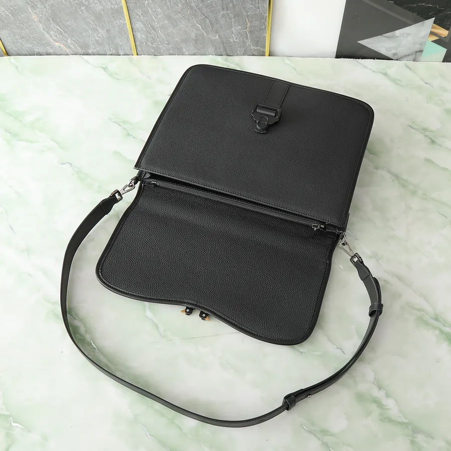Gallop Detachable Adjustable Strap Aluminum Clasp Grained Calfskin Briefcase