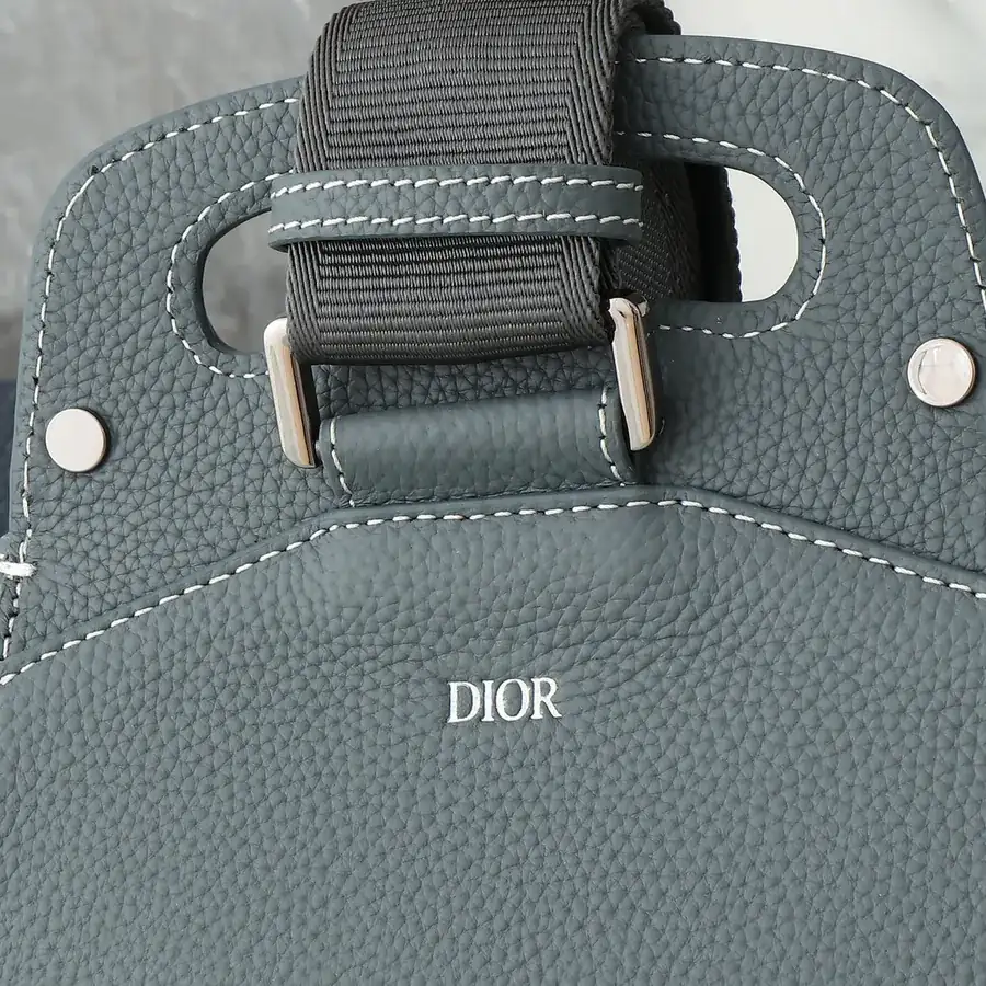 Gallop Shoulder Bag in Grained Calfskin