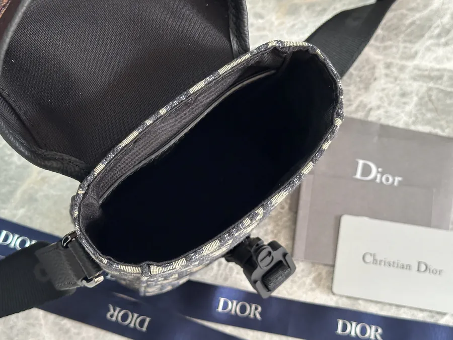 Hit The Road Messenger Bag Mini Size, Modern Style