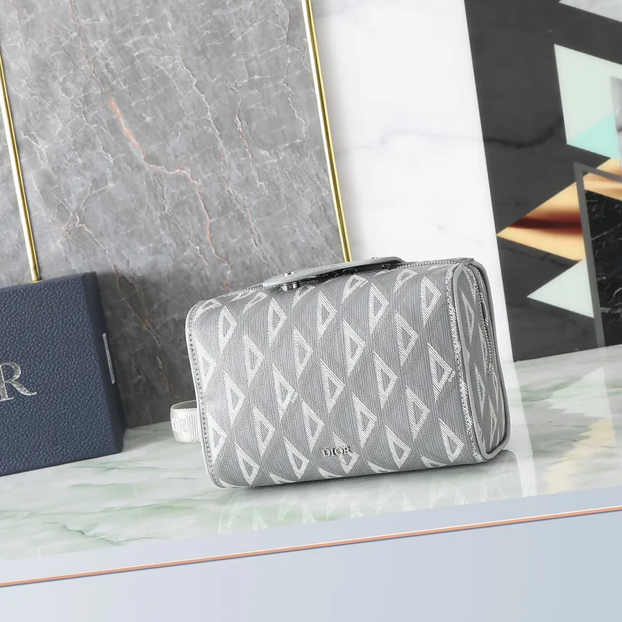 Lingot Washbag with Diamond Pattern