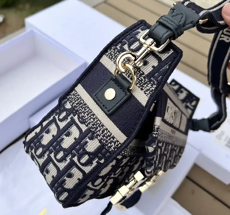 Top Grade P750 Mini Messenger Bag