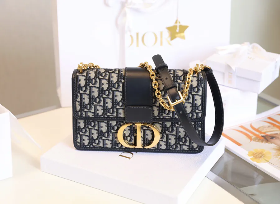 Montaigne 30 Bucket Bag with Chain Strap