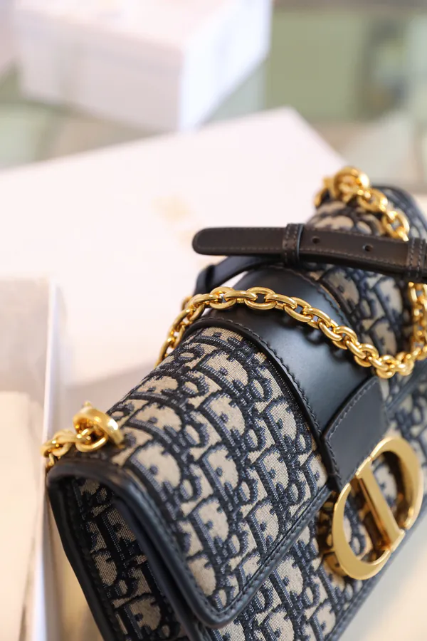 Montaigne 30 Bucket Bag with Chain Strap