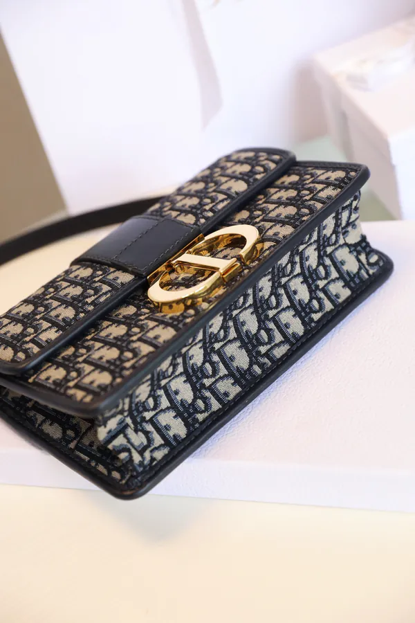 Montaigne 30 Bucket Bag with Chain Strap