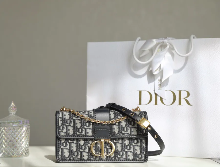 Montaigne 30 Bucket Bag with Chain Strap