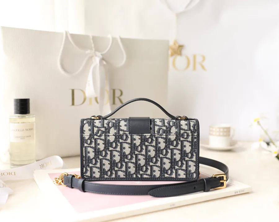 Montaigne 30 Bucket Bag with Chain Strap