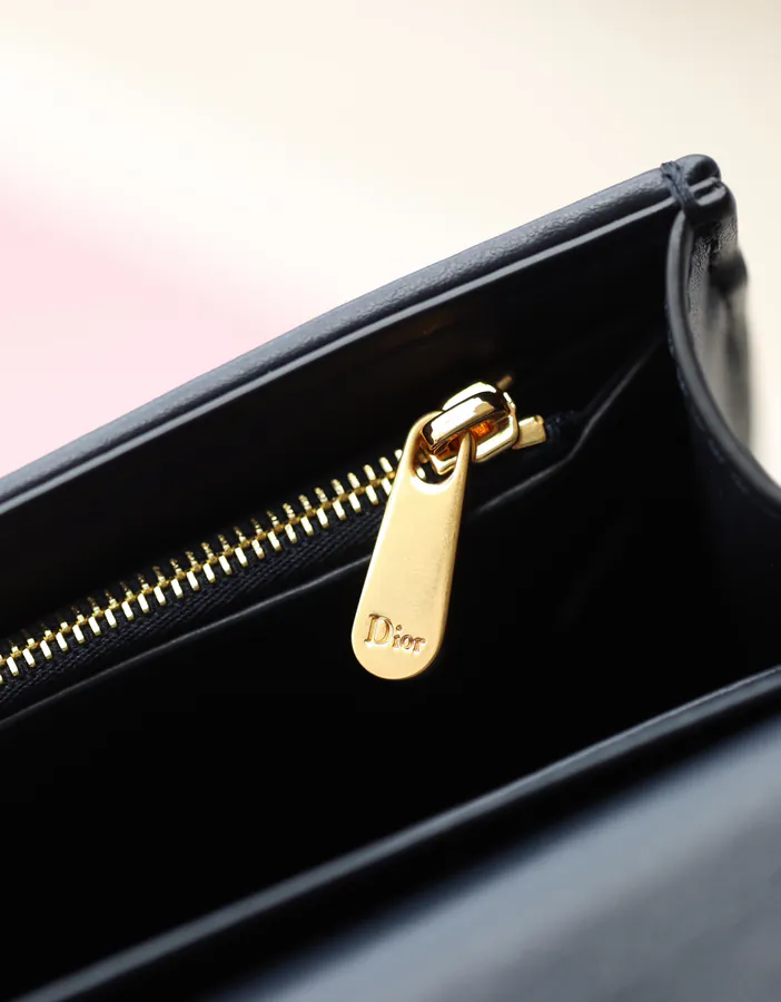 Montaigne 30 Bucket Bag with Chain Strap