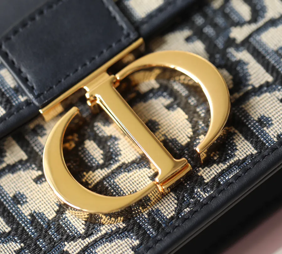 Montaigne 30 Bucket Bag with Chain Strap